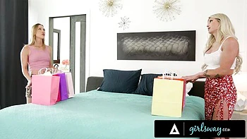 Diana Grace’s big ass lesbian tribbing and face-sitting