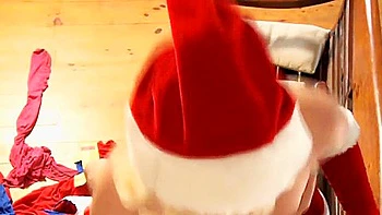 Milf morena Angell Summers fodida no cu na praia