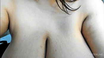 Nika peituda se masturba sozinha na webcam