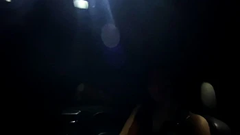 Gros plans du gros sexe qui baise milf brune