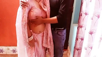 Baisé la femme d’un pote à la maison - amateur indien