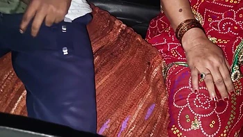 Извращённый индийский таксист делает горячий минет