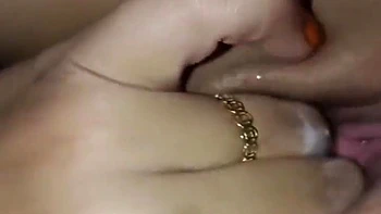 Garota indiana gostosa se masturba com os dedos