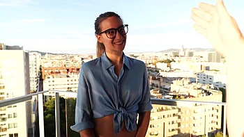 Стелла, француженка с тату, лижет и трахается в белье