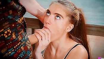 Венгерская блондинка Лана Лелани глубоко сосет большой член