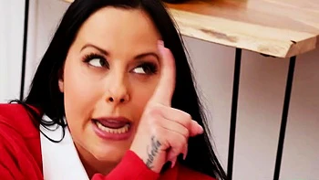 Милфы Катерина Девиль и Лекси Никол в жестком тройничке