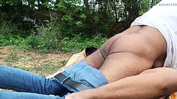 Caliente sirvienta india Inba Laxi Ammu follada al aire libre