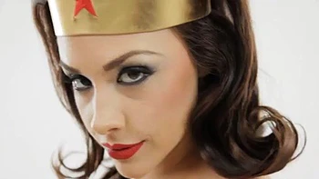 Wonder Woman Chanel Preston baisée en cowgirl et doggy