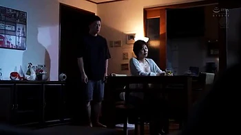 Corno assiste esposa safada transando com outro