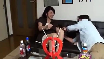 Femme trompe, cocu mate la grosse queue