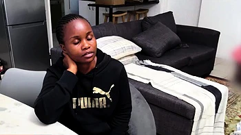 Adolescente preta gostosa cavalga pau com boquete em POV