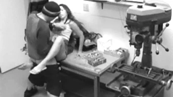 Süße Blondine wird auf der Küche hart gefickt