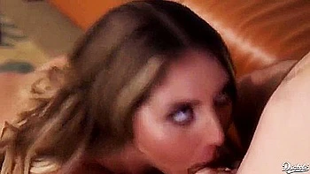 Пышногрудая MILF-репетитор трахает свою студентку 18+