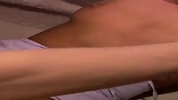 Angel Long MILF verliert Kontrolle bei hartem Fick und Riesencumshot