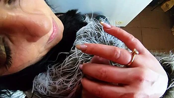 MilfyCalla engole, goza na buceta de couro e pele