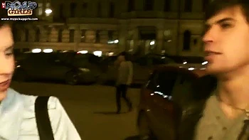 Russa fodida anal doggy com boquete em pau grande