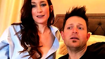 Brunete lambendo e fisting hardcore a buceta