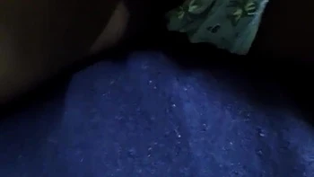 Индийская студентка с волосатой грудью