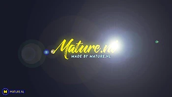 Blonde MILF bringt Stiefsohn richtig zu ficken