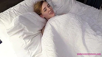 Hermanatrastra pelirroja 18+ descubre mi historial y se la follo