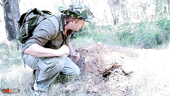Latina suce et reçoit une bonne gâterie faciale en gorge profonde