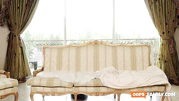 Шей Сайтс, MILF, делает минет и жёстко трахается с пасынком