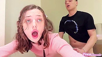 Daisy Love fodendo no banheiro público do shopping