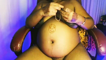 Indía embarazada chupando sus tetitas