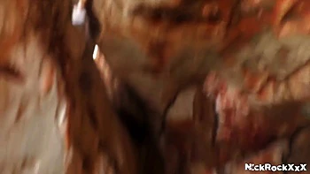 Небесная Ангел и блондинка Натали жестко трахаются на природе в POV