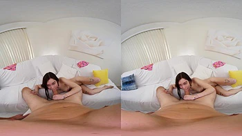 Venus Vixen chupa pau grande e cavalga forte