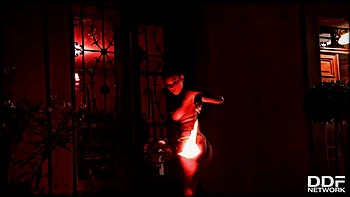 Flaming Hot Pussy: Sexy Pyromaniac Plays With Fire