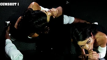 Pequena morena Harley Haze fodendo loucamente no POV gloryhole