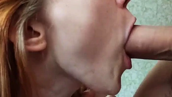 Девушка с большими сиськами лижет и сосет в миссионерской позе крупным планом