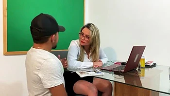 Kleiner Schwanz füllt Ines Venturas dicken Schwanz