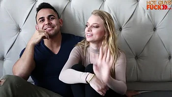 Loira cavalgando e sendo fodida no casting