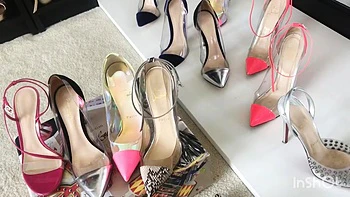 Honey Blue : Brune en solo fetish