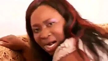 Seios e bunda grande da Mz.Booty chupados cowgirl doggy