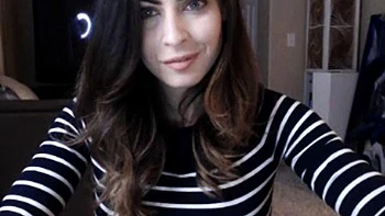 Любительница дразнится дома