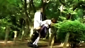 Amadora japonesa fodida forte ao ar livre