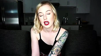 Maratón anal de Mystie Mae con CBT y bebida forzada