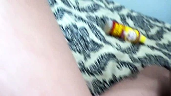 Morena adolescente Melanie Marie se masturba com brinquedos POV