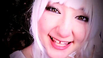 Loira adolescente se masturba com brinquedos ASMR