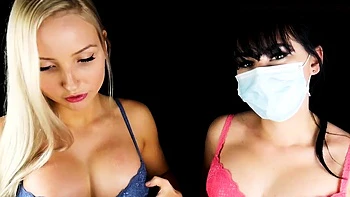 ASMR masquée gratte les soutiens-gorge, ambiance lesbienne