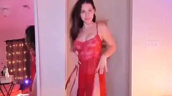 Bella Brookz amateur babe with huge ass fucks hardcore anal