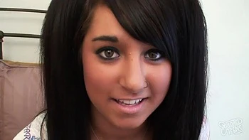 Teen Gets Hardcore Blowjob & Missionary Fuck