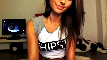 Striptease solo devant la caméra