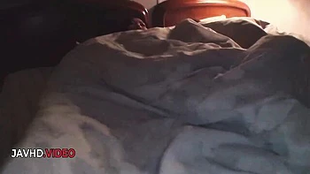 Asiatica japonesa tetona en creampie grupal