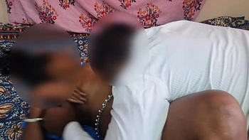 Öffentlicher Ratschef fickt seine Hilfesuchende