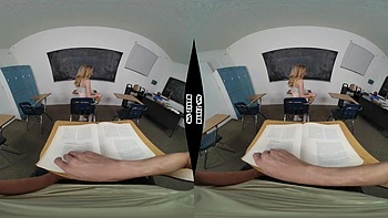 Loira adolescente dá boquete hardcore na escola