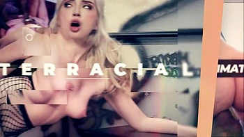 Милочка изменяет, скачет на огромном члене отчима